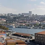 Wonderful Flat Near River W/ Ac By Lovelystay